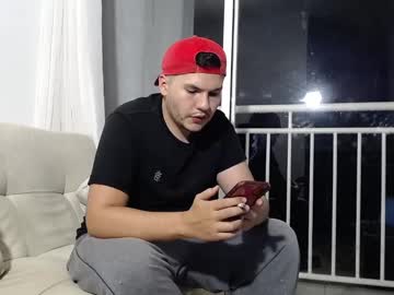 Tom_Disick Chaturbate stream image from February 21, 2025