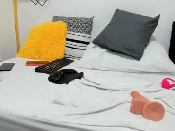 Julia_Goldxx Chaturbate stream image from February 22, 2025