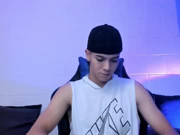 Owen_Frost04 Chaturbate stream image from February 22, 2025
