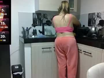 Saramartinez100 Chaturbate stream image from February 22, 2025