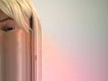 Theblondebarbie_ Chaturbate stream image from February 22, 2025