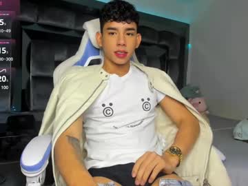 Andrew_Twink18 Chaturbate stream image from February 22, 2025