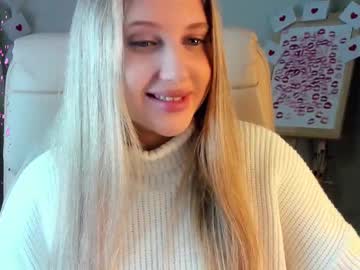 Evacadooo Chaturbate stream image from February 22, 2025