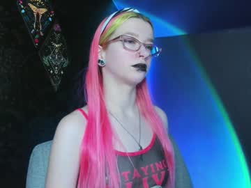 Missnikkivill Chaturbate stream image from February 22, 2025