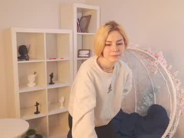 Maidaedgin Chaturbate stream image from February 22, 2025
