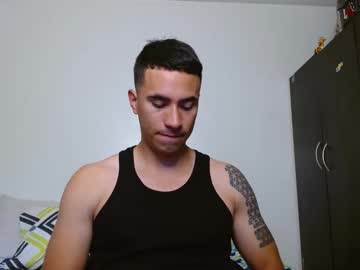 Andrew_Pierceee Chaturbate stream image from February 22, 2025