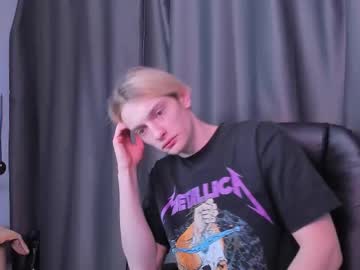 Eevee72 Chaturbate stream image from February 22, 2025