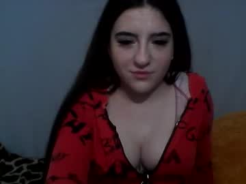 Elya1011 Chaturbate stream image from February 22, 2025