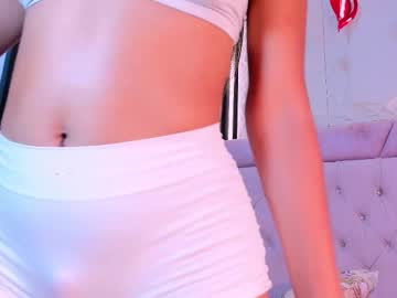 Emma_Lorense Chaturbate stream image from February 22, 2025