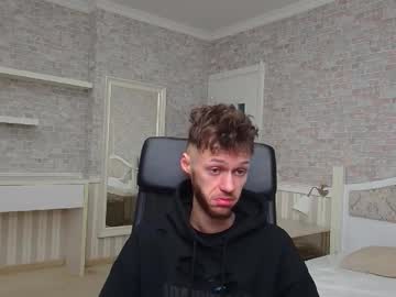Kennethomar Chaturbate stream image from February 23, 2025