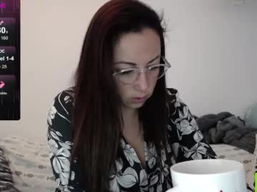 Kyymii Chaturbate stream image from February 23, 2025