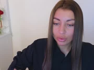 Linaaa_Moon Chaturbate stream image from February 23, 2025