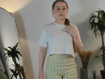 Sue_Hall Chaturbate stream image from February 23, 2025