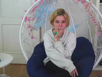 Maidaedgin Chaturbate stream image from February 23, 2025