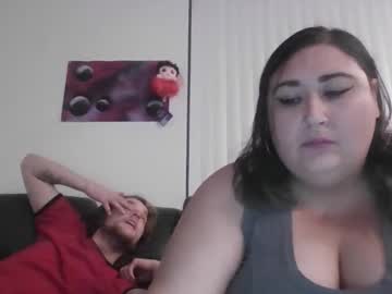 Thickgirlaz Chaturbate stream image from February 23, 2025