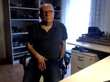 Grandpach Chaturbate stream image from February 23, 2025