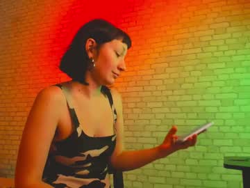 Kristina_Swan Chaturbate stream image from February 23, 2025