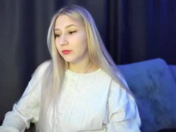 And1sa Chaturbate stream image from February 23, 2025