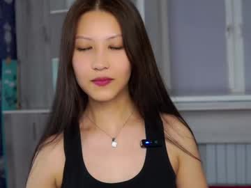 Fallingflower Chaturbate stream image from February 23, 2025