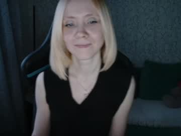 Angelcarly32 Chaturbate stream image from February 23, 2025