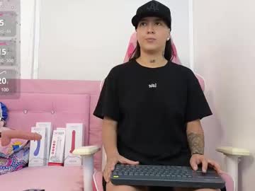 Karollhorny Chaturbate stream image from February 23, 2025