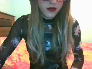 Prisely Chaturbate stream image from February 24, 2025