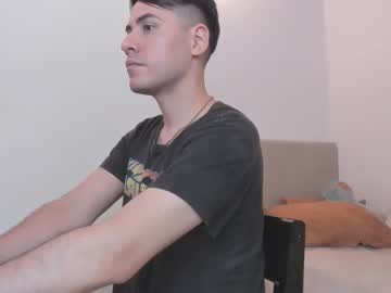 Kylianzarate Chaturbate stream image from February 24, 2025