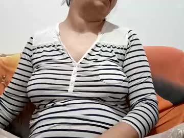 Carlasweet00 Chaturbate stream image from February 24, 2025
