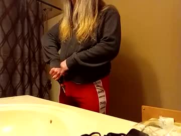 Spunslut212 Chaturbate stream image from February 24, 2025