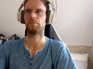 Shypaul222222 Chaturbate stream image from February 24, 2025