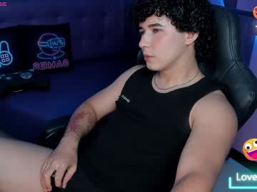 Aaroooonn Chaturbate stream image from February 24, 2025