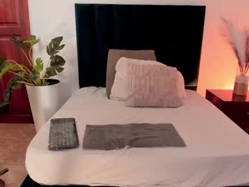 Selenelujan Chaturbate stream image from February 24, 2025