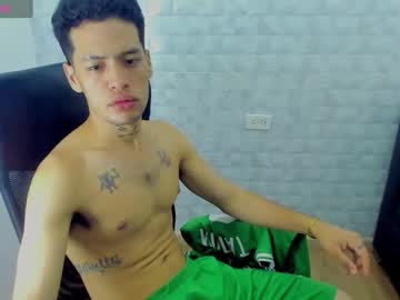 Beck_Wood Chaturbate stream image from February 24, 2025