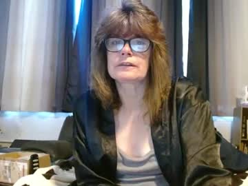 Lucylling Chaturbate stream image from February 24, 2025