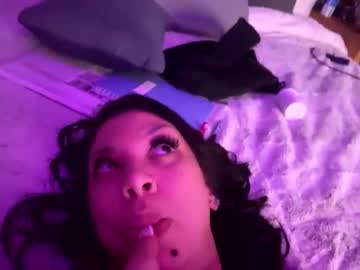 Meenakushxoxo Chaturbate stream image from February 24, 2025