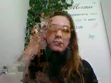 Meralina_X Chaturbate stream image from February 24, 2025