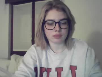 Fluffy_Flower Chaturbate stream image from February 24, 2025
