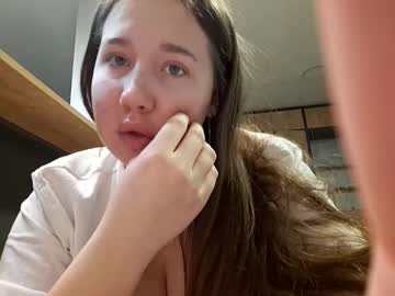 Pollyandfill Chaturbate stream image from February 24, 2025