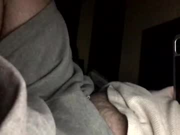 Kmed2000 Chaturbate stream image from February 25, 2025