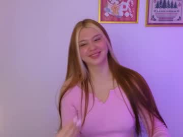 Little_Flora Chaturbate stream image from February 25, 2025