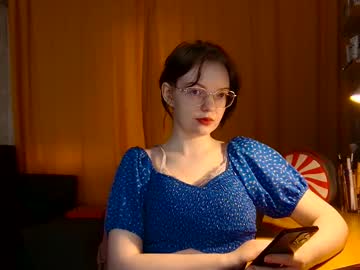 Liraelbloom Chaturbate stream image from February 25, 2025