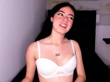 Kleine_Iris Chaturbate stream image from February 25, 2025