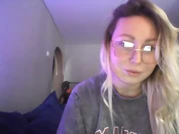 Veari01 Chaturbate stream image from February 25, 2025