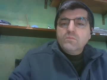 Peterhilka Chaturbate stream image from February 25, 2025