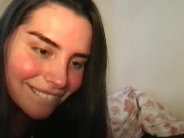 Chloekittenuk Chaturbate stream image from February 25, 2025