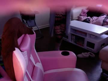 Petite_Mommi Chaturbate stream image from February 25, 2025