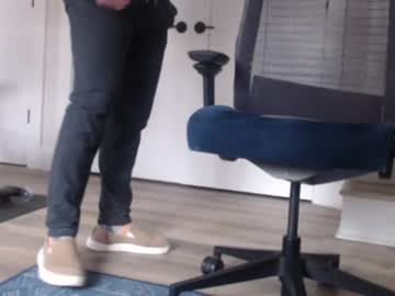 Redlmva Chaturbate stream image from February 25, 2025