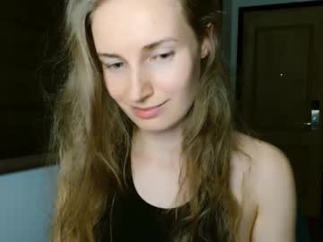 Sweety_Fruits Chaturbate stream image from February 25, 2025
