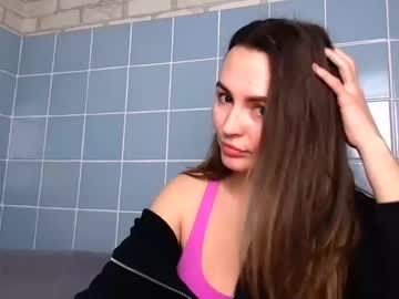 Dayana_Silver Chaturbate stream image from February 25, 2025