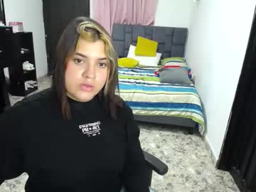 Hilary_Evva Chaturbate stream image from February 25, 2025